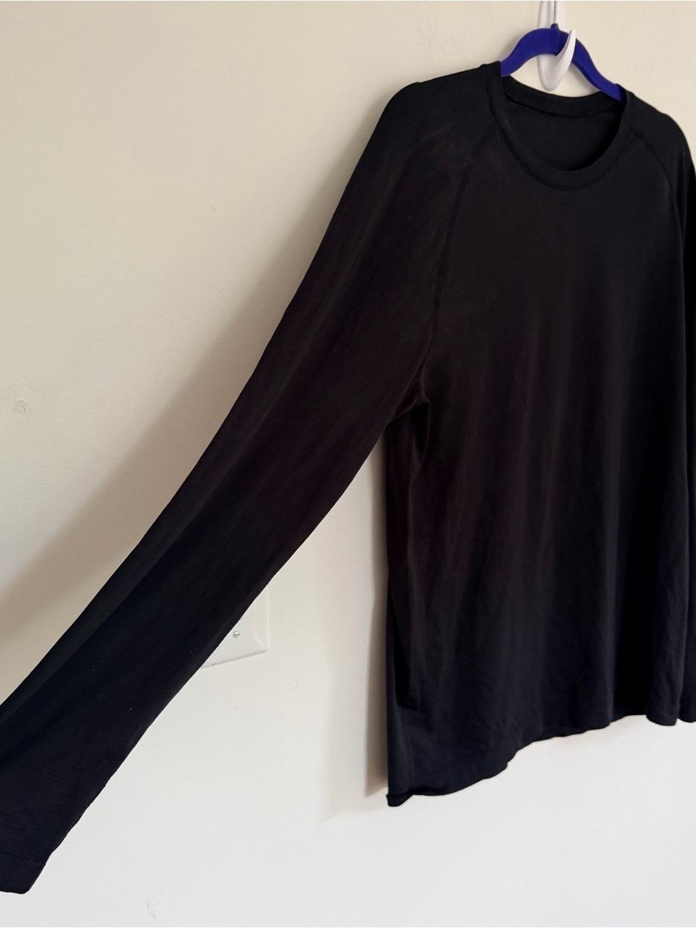 Lululemon Metal Vent Tech Long-Sleeve Shirt Crewneck Top black